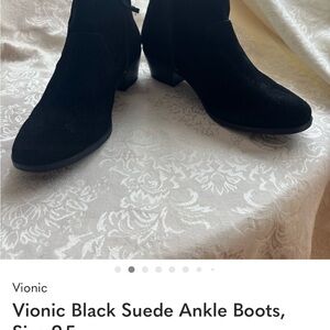 Vionic Elegant Black Ankle Booties